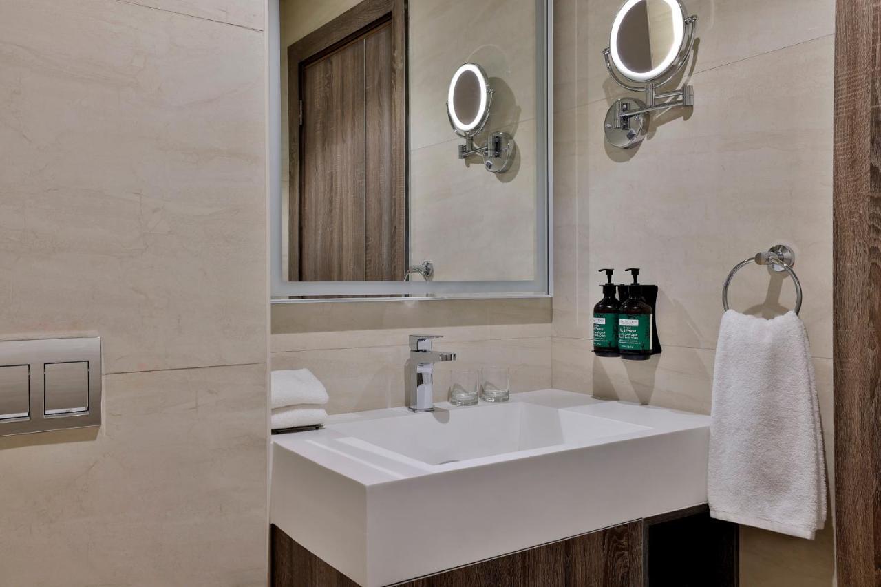 Voco Al Khobar By Ihg Otel Dış mekan fotoğraf Bathroom