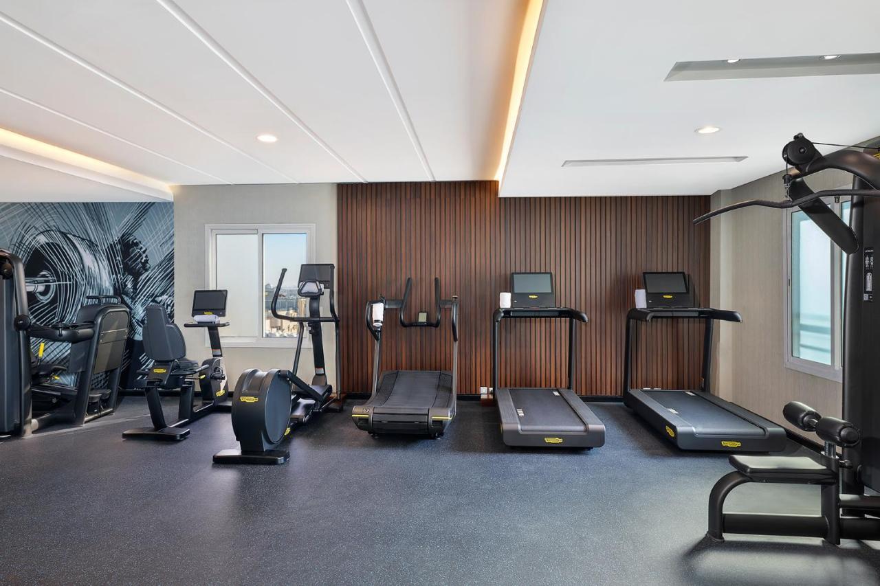 Voco Al Khobar By Ihg Otel Dış mekan fotoğraf The gym at the hotel