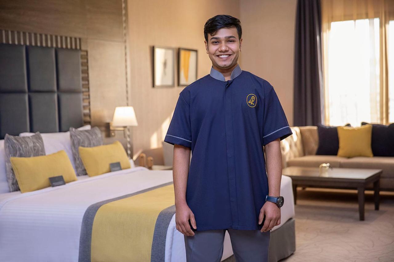 Voco Al Khobar By Ihg Otel Dış mekan fotoğraf A houseboy in a hotel