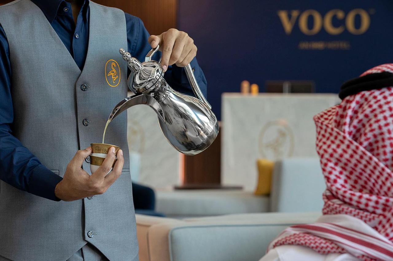 Voco Al Khobar By Ihg Otel Dış mekan fotoğraf Arabic coffee being served