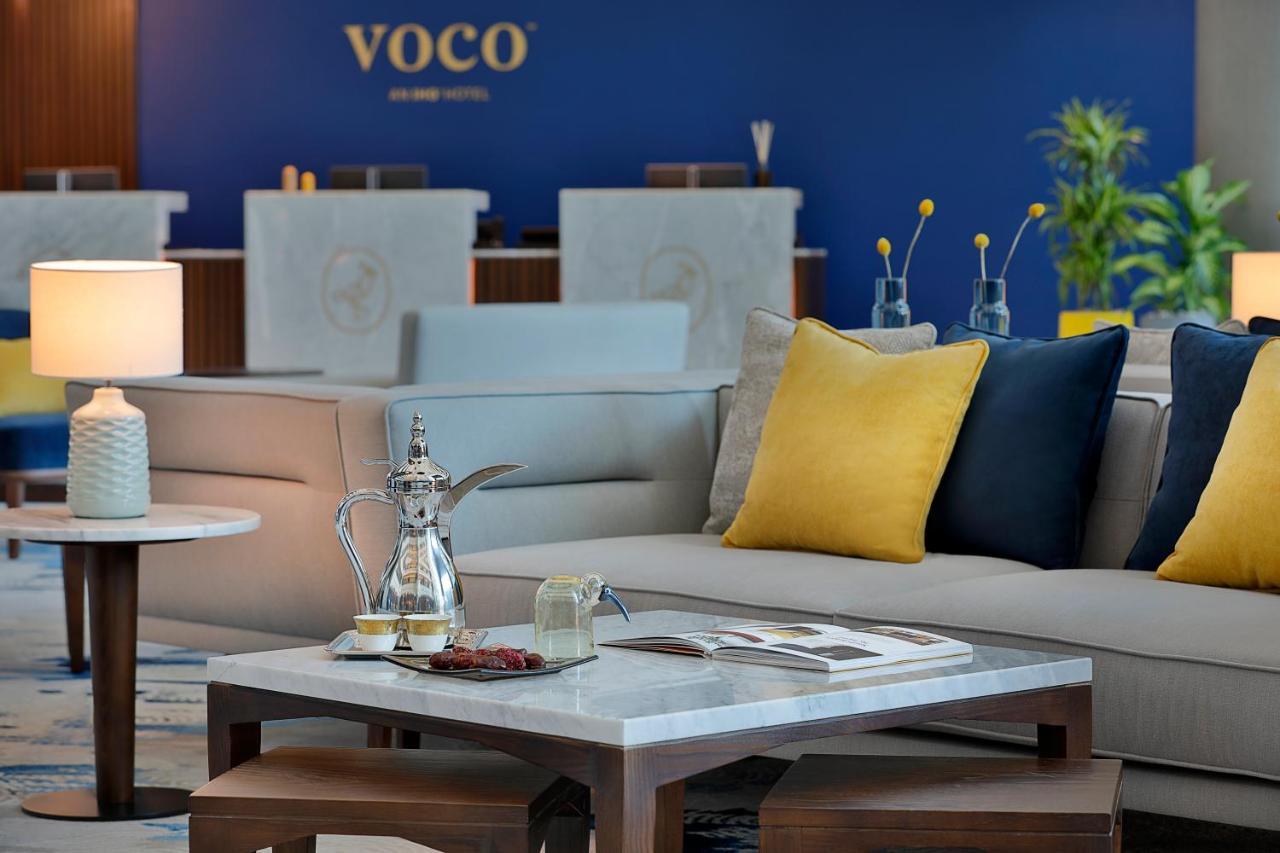 Voco Al Khobar By Ihg Otel Dış mekan fotoğraf A coffee table